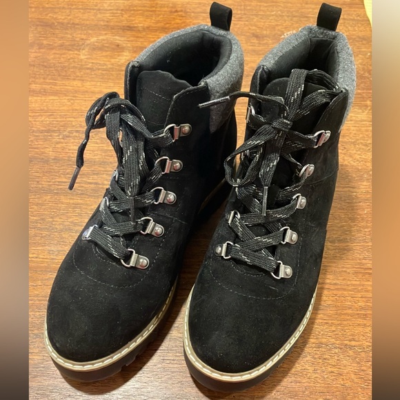 Black St.John’s Bay Shawna Memory Foam Winter Combat Boots Like New - Picture 1 of 6